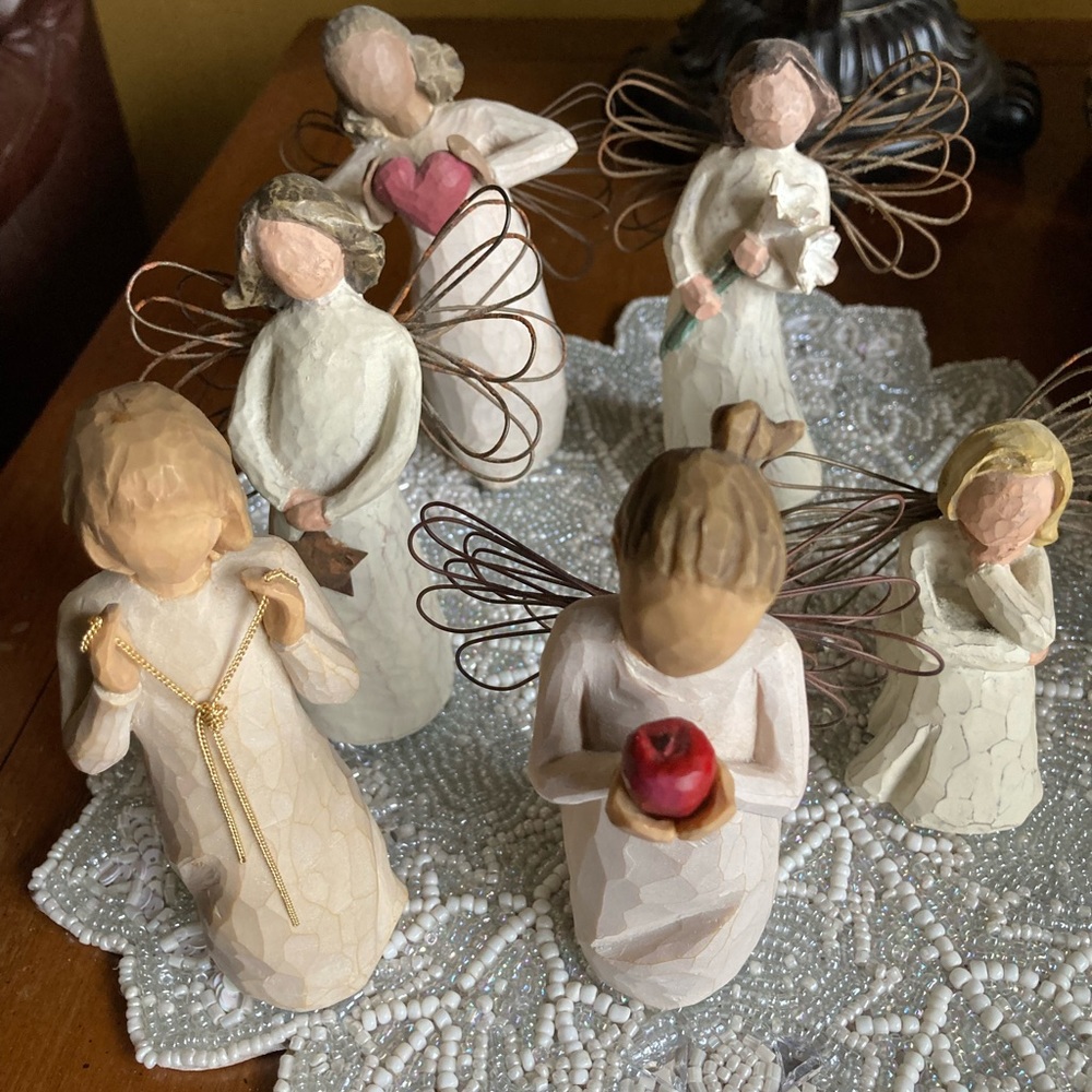 6 Willow Tree figurines